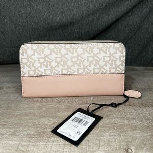 NWT DKNY Zipper Wallet